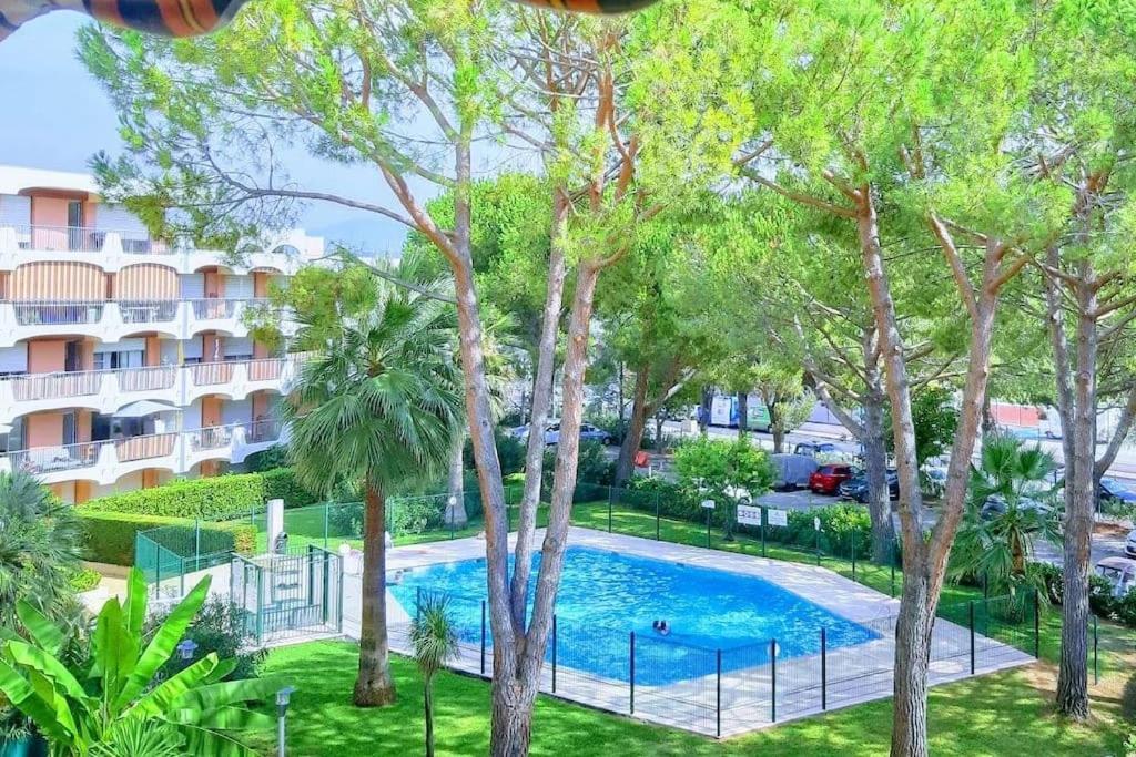 Farniente Riviera Apartment Манделю-ла-Напул Екстериор снимка