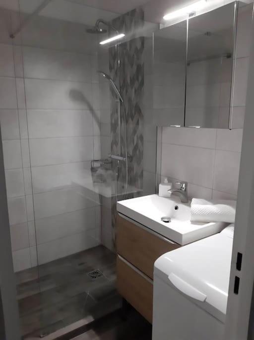 Farniente Riviera Apartment Манделю-ла-Напул Екстериор снимка